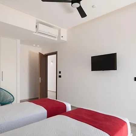 Case de vacanță O-cyanea With Heated Pool