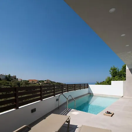 Case de vacanță O-cyanea With Heated Pool *