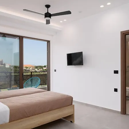 O-cyanea With Heated Pool Holiday home *