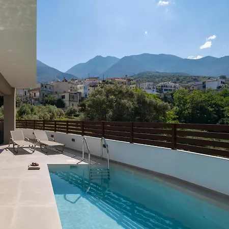 O-cyanea With Heated Pool